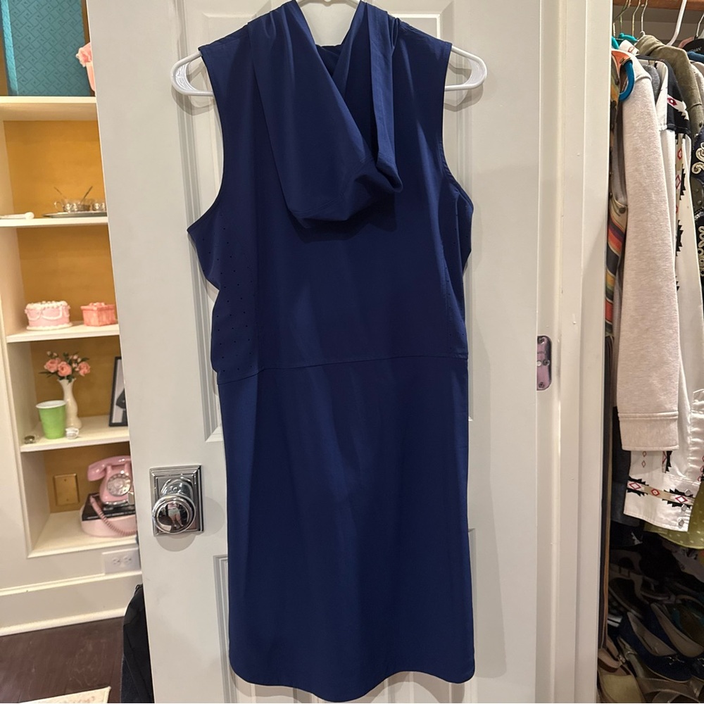 Title Nine Boom Sleeveless Hoodie Dress Navy Blue size 8 Athleisure Athletic - Picture 8 of 10